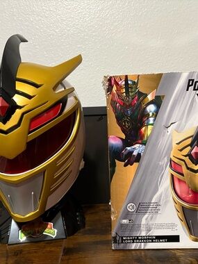 Power Ranger Lord Drakkon Helmet - Gold & Red
